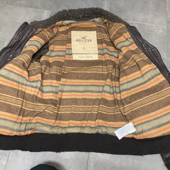 Authentic Hollister Palm Canyon Distressed Leather Jacket. - Picture 5 of 16
